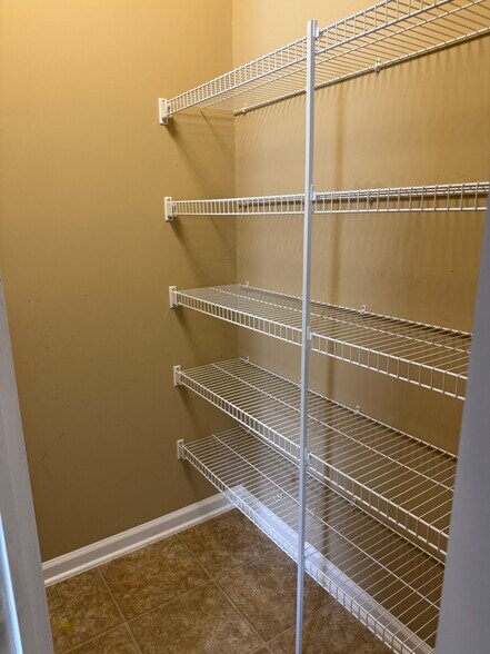 Building Photo - 2620 Hartfield Commons Ln
