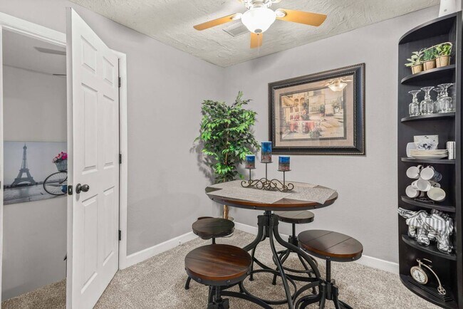 Building Photo - 6 Dogwood Dr