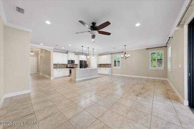 Building Photo - 2721 Casterton Dr