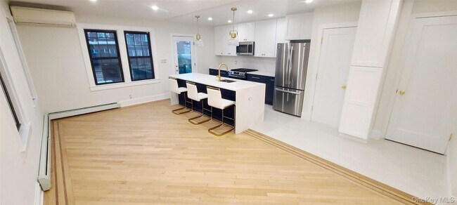 Building Photo - 88-37 62nd Dr