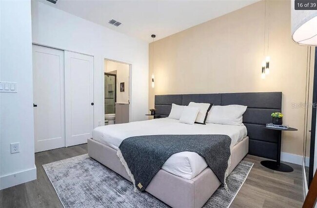 Building Photo - 9120 Boracay Ct