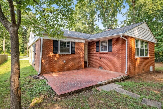 Building Photo - 2701 Fairfax Rd