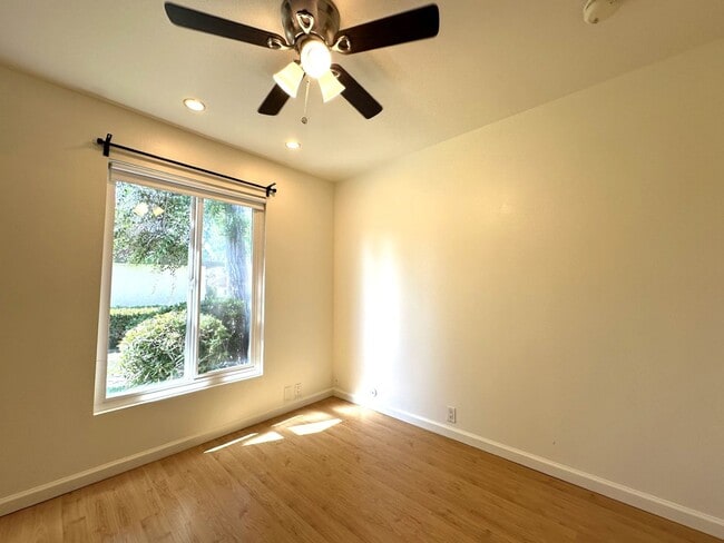 Building Photo - Mira Mesa - Single-Story Detached Condo w ...