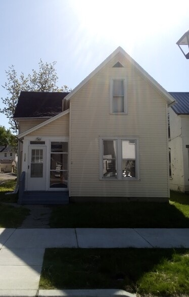 Front of House - 1126 Degroff St