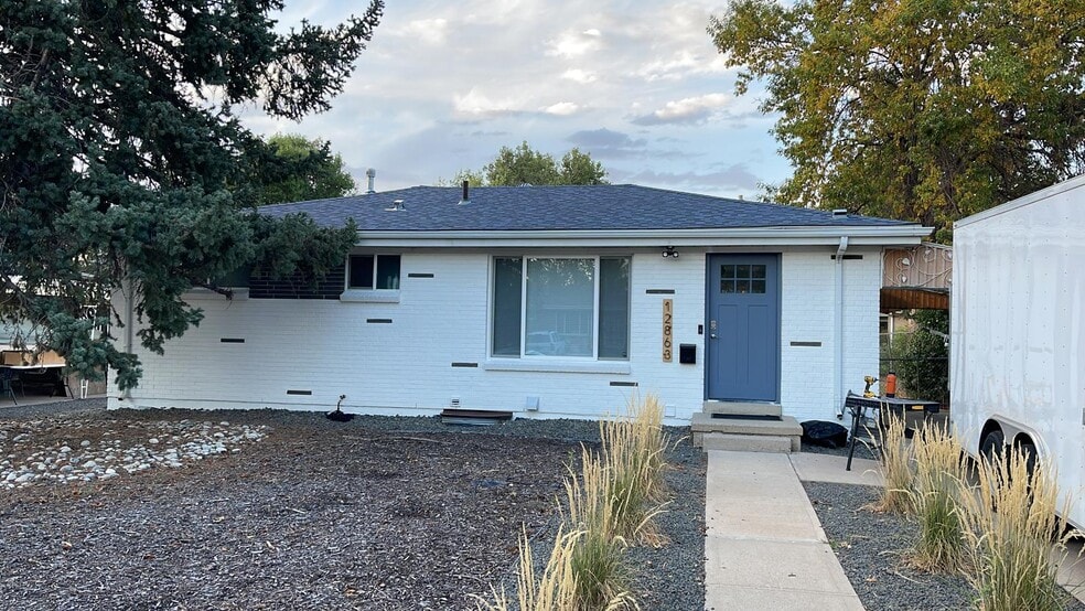 Building Photo - 12863 E Park Ln Dr