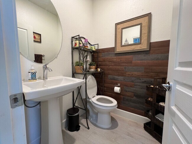 Building Photo - Beautiful 2 story home located in gated community of Wallis Ranch Dublin