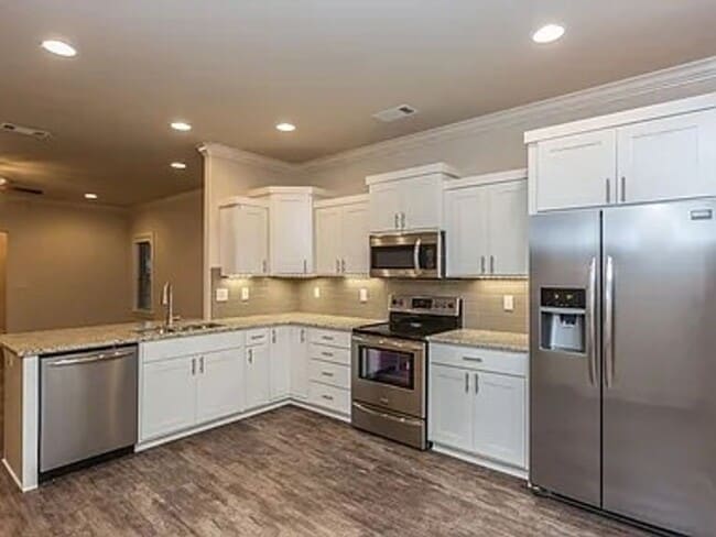 Building Photo - 3114 SW Riverstone Ave