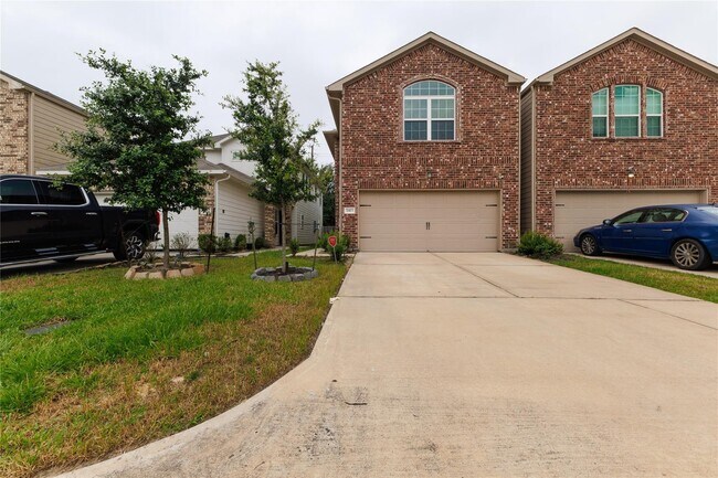 Primary Photo - 11413 Hackmatack Way