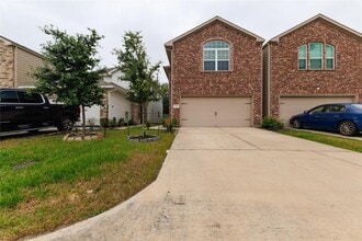 Building Photo - 11413 Hackmatack Way