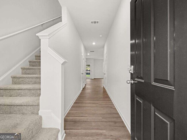 Building Photo - 5976 Skylar Dr