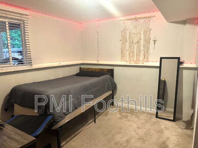 Building Photo - 12996 E Florida Dr
