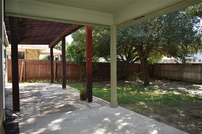 Building Photo - 504 Woodsorrel Way