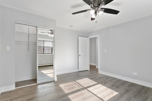 Building Photo - 6201 N Kenmore Ave