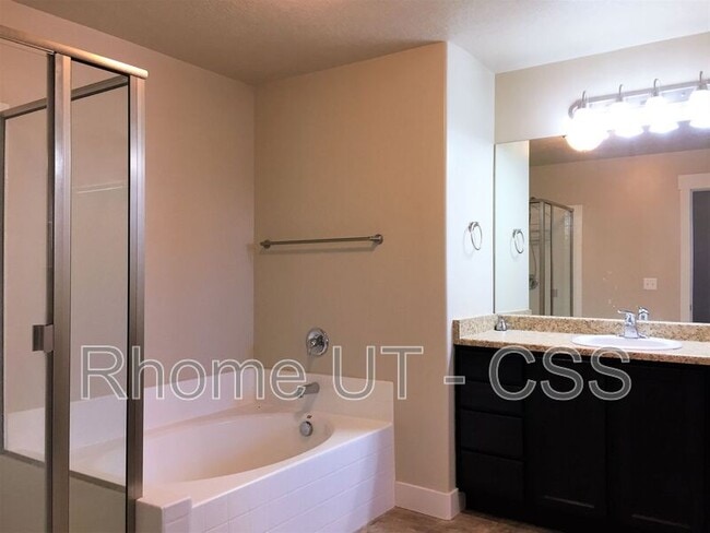 Building Photo - 1616 N Catagena Pky