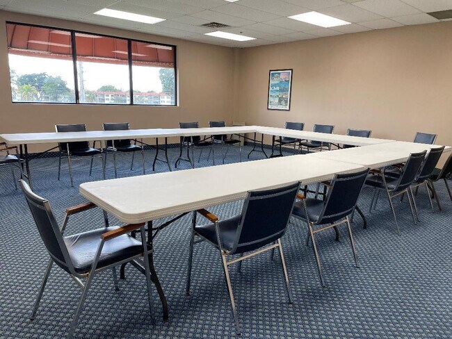 Building Photo - 9423 S Hollybrook Lake Dr