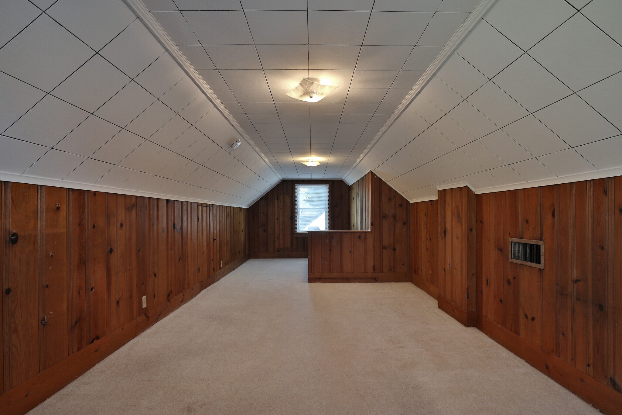 Building Photo - 5586 Emerson Ave