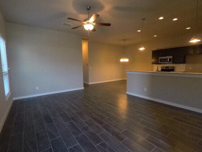 Building Photo - LUXURY TOWNHOME LOCATED IN BASTROP, TEXAS!