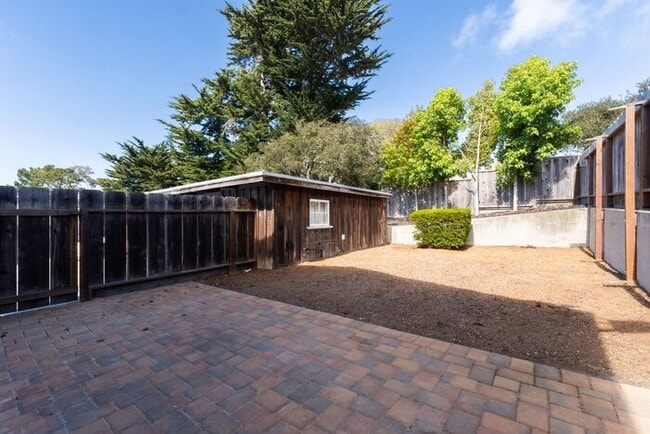 Building Photo - Pacific Grove Coastal Cottage – 2 Bedroom