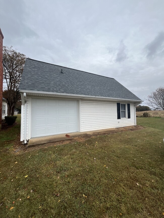 Primary Photo - 3864 W Hwy 27