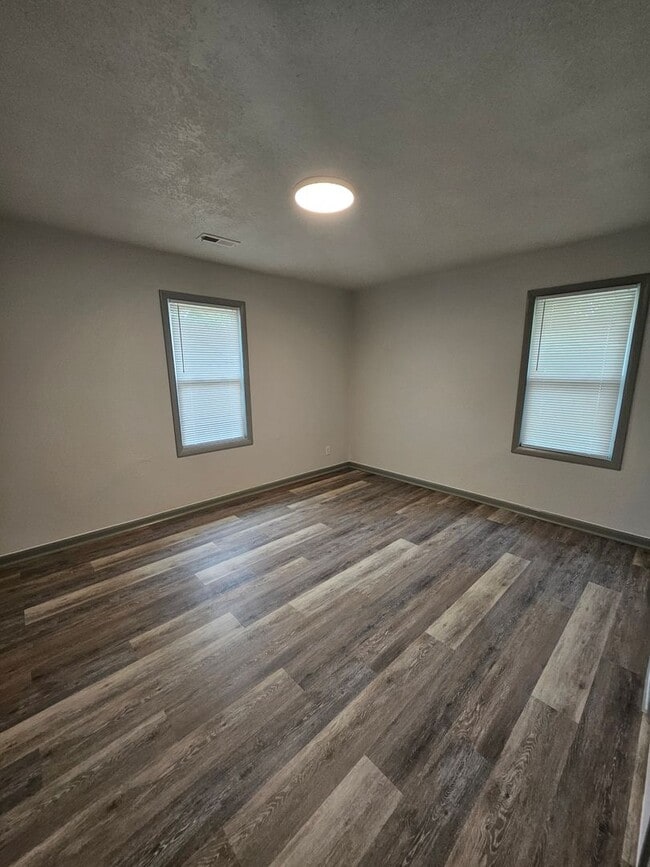 Building Photo - For Rent – Beautifully Remodeled Home in E...