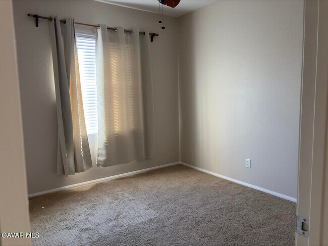 Building Photo - 2841 Hornbeam Rd