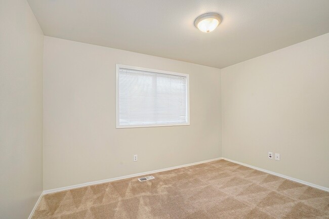 Building Photo - 4 Bedroom 1.5 Bath Home for Rent in Arlington!