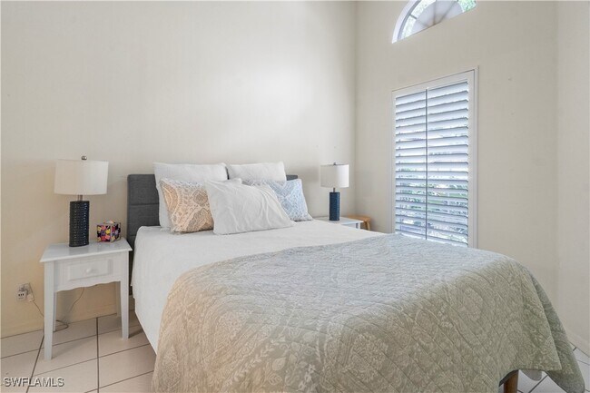 Building Photo - 348 Carinosa Ct