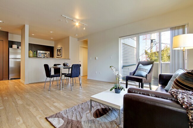 Building Photo - z-053025-Madison Crossing