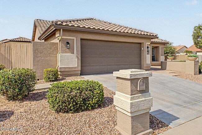 Building Photo - 16110 W Vale Dr