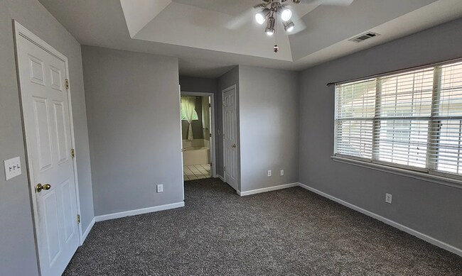Building Photo - 5528 Bridge Pointe Dr