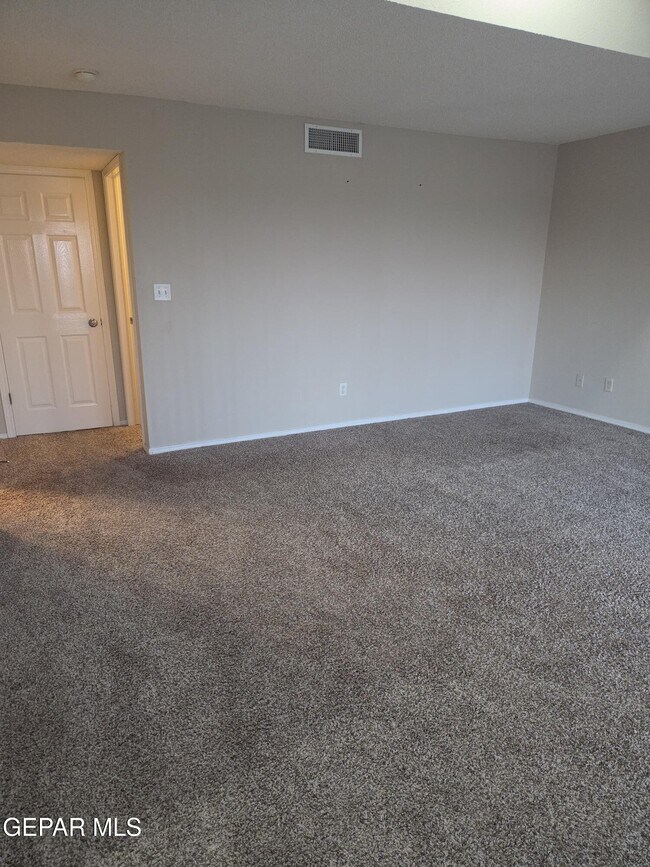 Building Photo - 2988 Tierra Cortez Ave