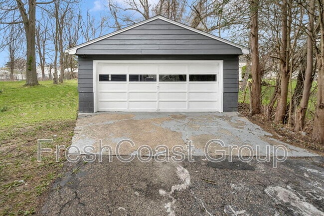 Building Photo - 12931 Fruitside Rd