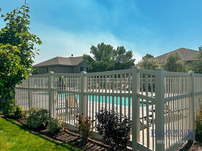Building Photo - 1529 Westbury Way