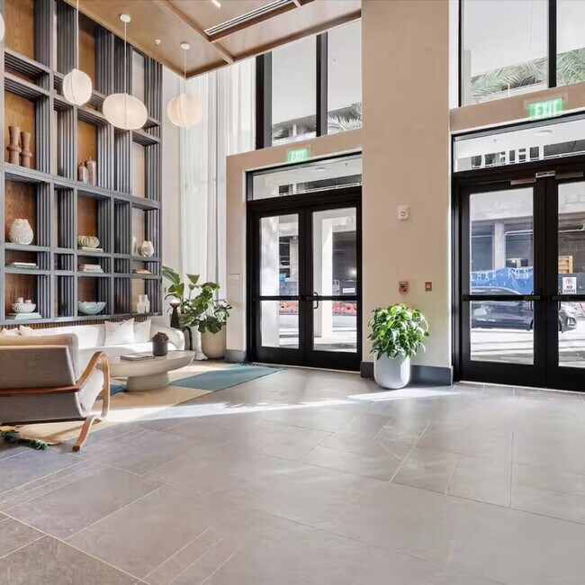 Building Photo - 11 NE 6th St