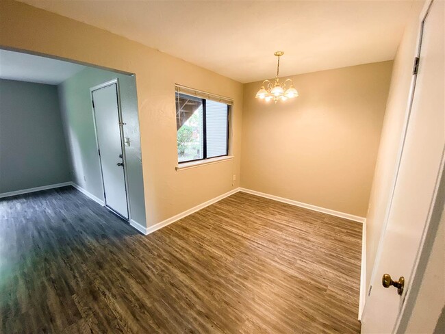 Building Photo - 1445 Willow Bend Way