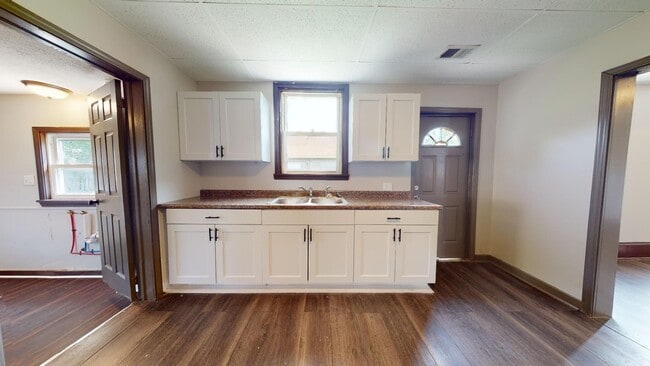 Building Photo - Cudell Area - 4 Bedroom Single Family Home