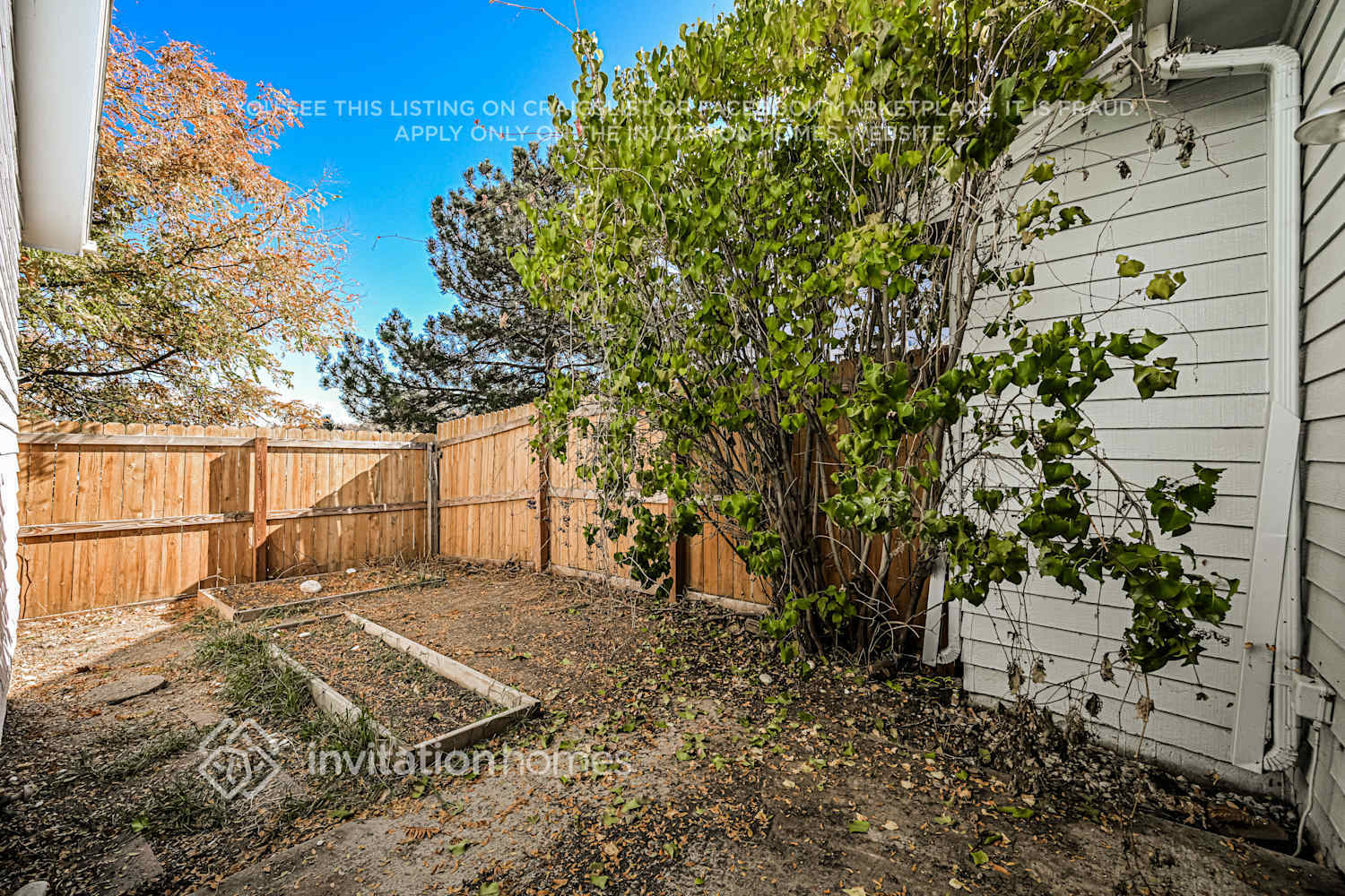 Building Photo - 16152 E Radcliff Pl