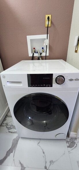 Building Photo - 2920 Briarwood Rd