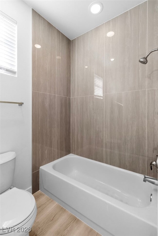 Building Photo - 3986 Windansea St