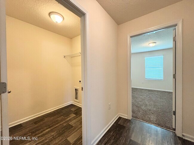 Building Photo - 1763 Eagle View Way