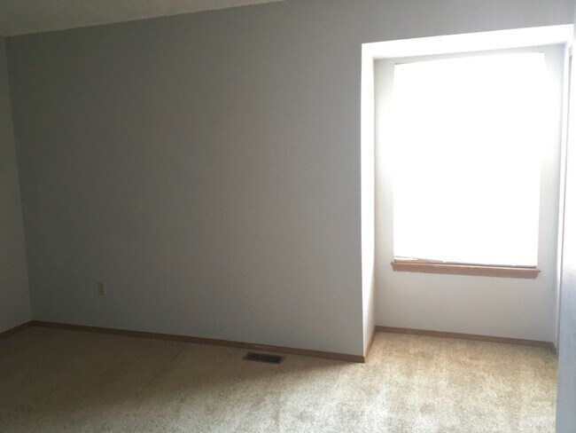Building Photo - 4249 Hunting Meadows Cir