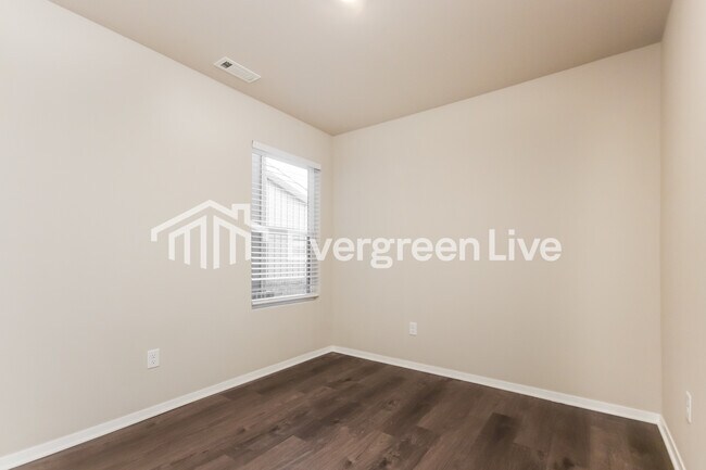 Building Photo - 6613 NW Kathleen St