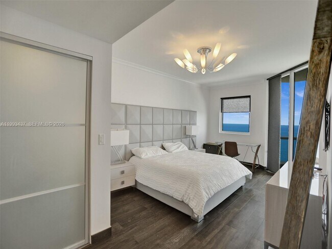 Building Photo - 17875 Collins Ave