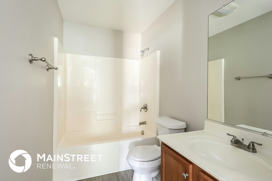 Building Photo - 1506 Hamilton Hills Dr