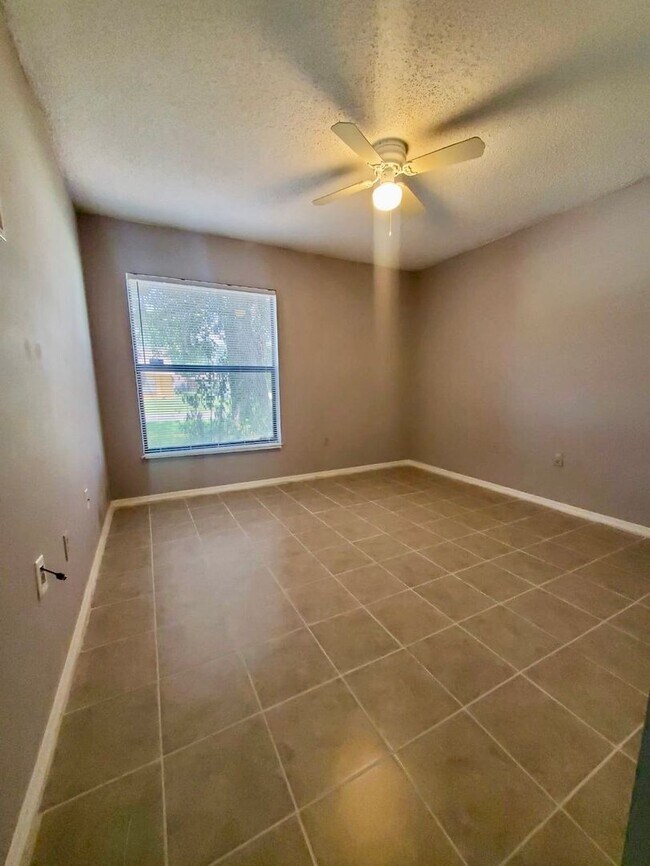 Building Photo - Spacious 3 bed 2 bath home in Kissimmee