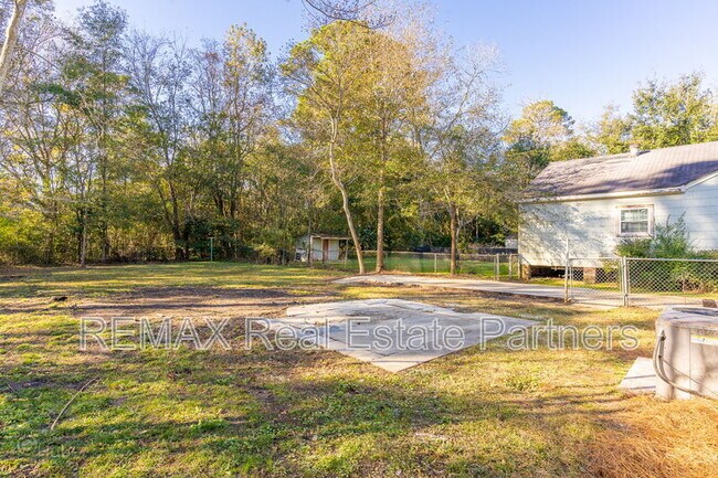 Building Photo - 604 Melba Ave
