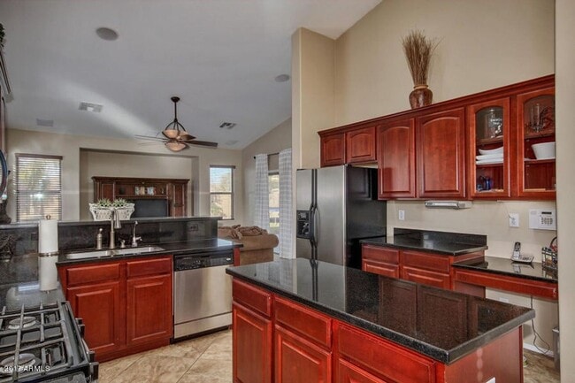 Building Photo - Gorgeous Chandler home with pool!