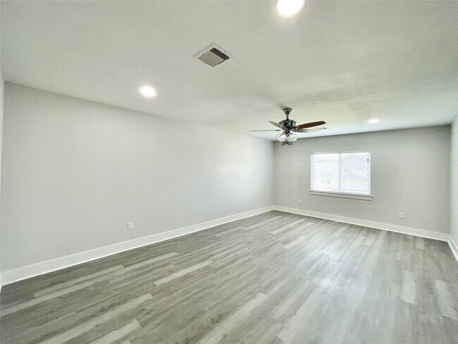 Building Photo - 20919 Hall Colony Ct