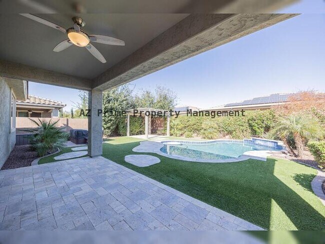 Building Photo - 2612 W Perola Dr