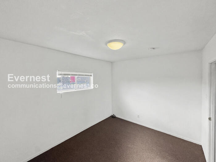 Building Photo - 440 18th St